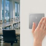Hygienische Gestensteuerung mit KNX Tastensensor Pro T von Merten by Schneider Electric