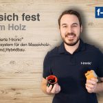 Krallt sich fest, bleibt im Holz!