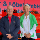 Bert Zirzow (links), techn. Geschäftsführer 
und Andrea Ackermann (rechts), kaufm. 
Geschäftsführerin der Heuer & Löbel GmbH