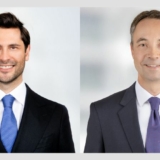 Dr. Michael Staudinger (Mitglied der Geschäftsleitung, li.) und Leonard Kluck (Senior Manager) 
von der Unternehmensberatung Dr. Wieselhuber & Partner GmbH, München (Foto: Dr. Wieselhuber & Partner ).