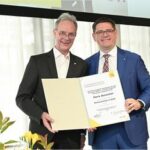 ZVEH ehrt Vertreter der E-Branche mit Ehrennadeln