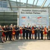 Startschuss der „Elektromarken. Starke Partner“ unter anderem 
mit Krabbe (dritter von rechts) (Foto: Hans-Georg Krabbe).