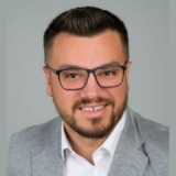 Patrick Heyn ist neuer 
Gebietsverkaufsleiter Süd bei Schnabl 
Stecktechnik. Er betreut den kompletten 
Raum Bayern und unterstützt das 
Elektrohandwerk dabei, Projekte 
zeiteffizient und wirtschaftlich umzusetzen (Foto: Schnabl Stecktechnik).