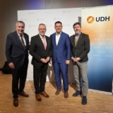Im Amt bestätigt (v.l.n.r.): Thomas Bürkle und Jörg Dittrich, hier mit ZVEH-Präsident Stefan Ehinger und ZVEH-Hauptgeschäftsführer Alexander Neuhäuser. (Foto: ZDH)