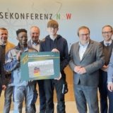 Elektrohandwerk-NRW-führt-tarifvertraglich-Deutschlandticket-für-Azubis-ein_canva