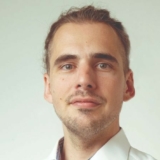 Michael Dittel ist CEO und Managing Director 
von Leaftech. Er treibt die technische Vision des 
Unternehmens voran und verfügt über ein tiefes 
Verständnis für Energieanalytik, Systemdesign 
und ESG-Strategien (Foto: Leaftech).