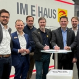 Strategische Kooperation beschlossen (v. l. n. r.) Philipp Hensel, Christopher Mennekes, Dominik Kortmann, Alexander Neuhäuser, Stefan Ehinger, Ludwig Klatzka und Andreas Bettermann (Foto: CTA GmbH