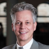 Dr. John Bötticher ist Vorsitzender des Berufsbildungsausschusses beim Bundesverband Großhandel,
Außenhandel, Dienstleistungen (BGA) e.V. und Vorstandsvorsitzender der August Fuhrmann AG (Foto: BGA).