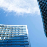Der TÜV-Verband ruft in seinem Baurechtsreport 2026 Betreiber dazu auf, die Resilienz ihrer Gebäude stärker in den Blick zu nehmen (Foto: Magnific).