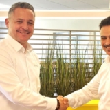 Vertriebsleiter Ugur Ünal heißt José Antonio Capalbo herzlich willkommen (Foto: Citel).